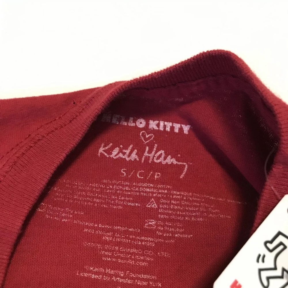 Hello Kitty x Keith Haring T-Shirt Small NWT Red - Picture 7 of 8
